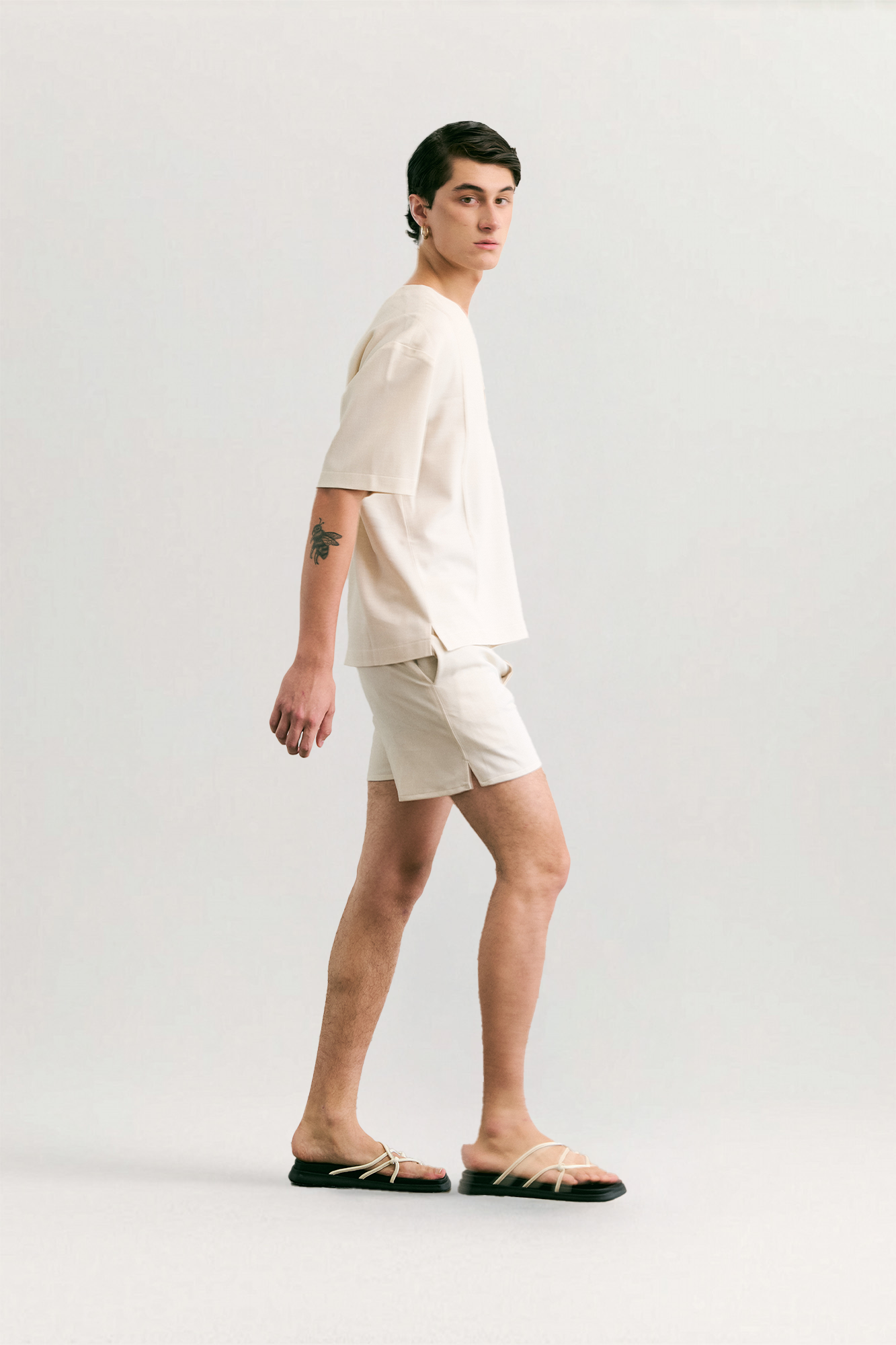 Gavin Pleated Travel Top for man, from DE JUNIEL, The Nam Concept