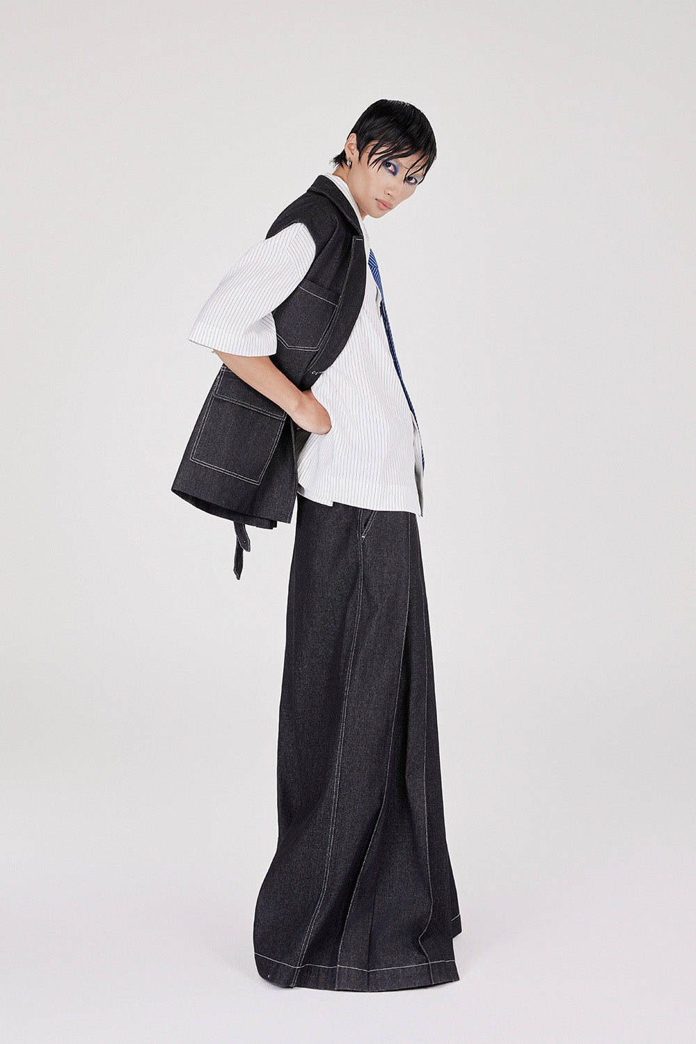 Wide Leg Pleat Jean for men, from CAOSTU, The Nam Concept 