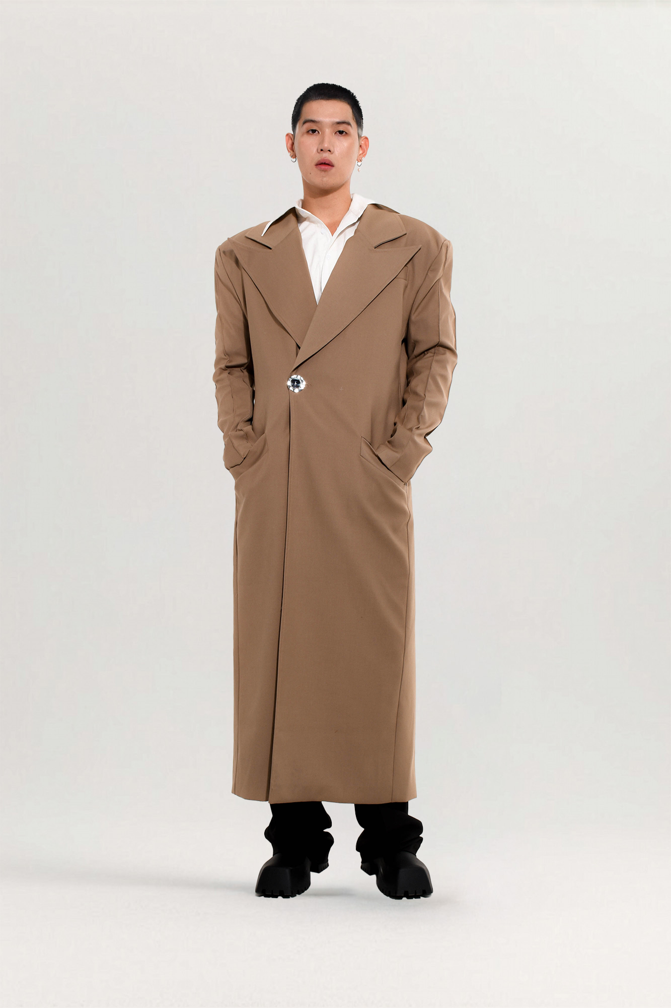 Nolan Cashmere Coat for man, from DE JUNIEL, The Nam Concept